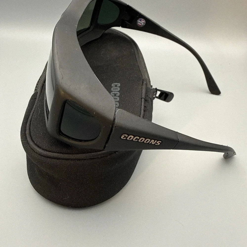 Cocoons Authentic WideLine C422L Pilot Black Polarized Green Lens Glasses & Case